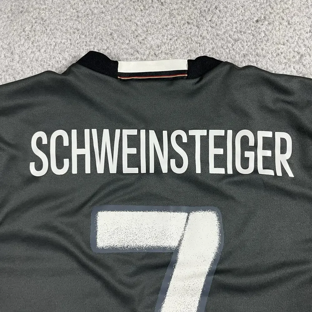 Germany Jersey Men L National Soccer Football #7 Schweinsteiger Training 2016-17